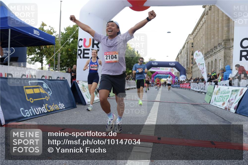 06.09.2026 - CURREX Alsterlauf Yannick Fuchs http://msf.ph/oto/10147034 06.09.2026 09:48:18 Ziel 2104, 2189, 2275, 2746, 3878, 4254, 4405, 4472, 4583, 5153, 5315, 5868, 6414, 8041 meine-sportfotos.de