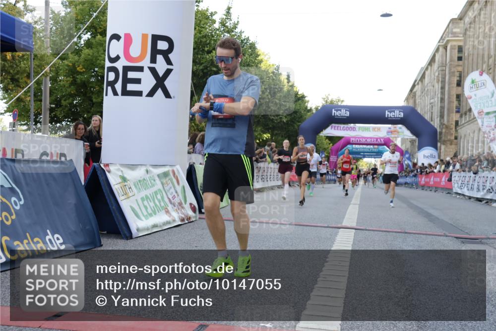 06.09.2026 - CURREX Alsterlauf Yannick Fuchs http://msf.ph/oto/10147055 06.09.2026 09:48:19 Ziel 2104, 2189, 2275, 2746, 3878, 4254, 4405, 4472, 4583, 5153, 5315, 5868, 6414, 8041 meine-sportfotos.de