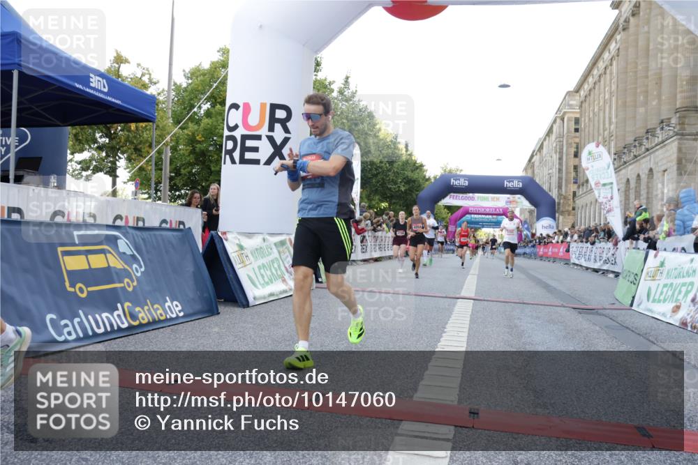 06.09.2026 - CURREX Alsterlauf Yannick Fuchs http://msf.ph/oto/10147060 06.09.2026 09:48:19 Ziel 2104, 2189, 2275, 2746, 3878, 4254, 4405, 4472, 4583, 5153, 5315, 5868, 6414, 8041 meine-sportfotos.de
