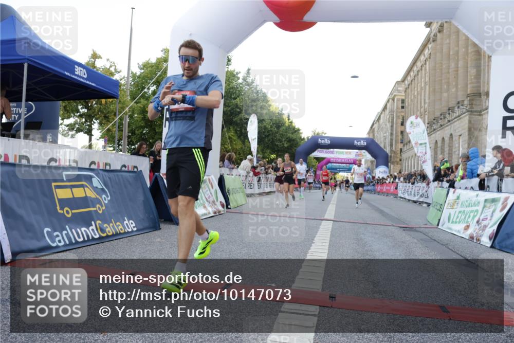 06.09.2026 - CURREX Alsterlauf Yannick Fuchs http://msf.ph/oto/10147073 06.09.2026 09:48:19 Ziel 2104, 2189, 2275, 2746, 3878, 4254, 4405, 4472, 4583, 5153, 5315, 5868, 6414, 8041 meine-sportfotos.de