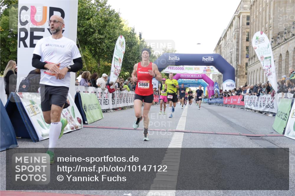 06.09.2026 - CURREX Alsterlauf Yannick Fuchs http://msf.ph/oto/10147122 06.09.2026 09:48:23 Ziel 2104, 2189, 2275, 2746, 2796, 3045, 3860, 3878, 4254, 4690, 4774, 5153, 5311, 5868, 6414 meine-sportfotos.de