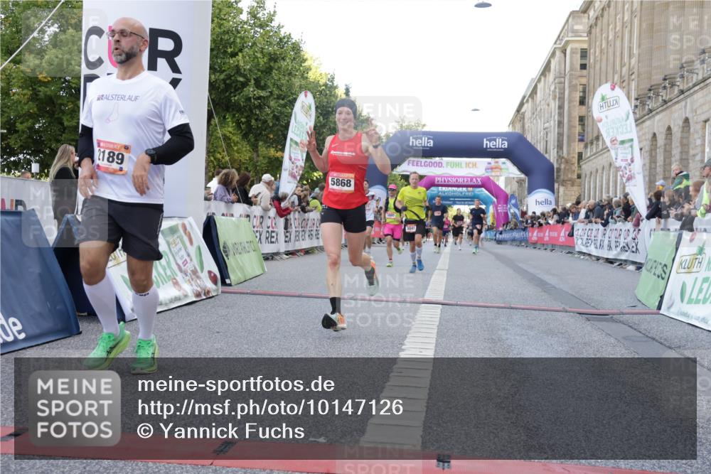 06.09.2026 - CURREX Alsterlauf Yannick Fuchs http://msf.ph/oto/10147126 06.09.2026 09:48:23 Ziel 2104, 2189, 2275, 2746, 2796, 3045, 3860, 3878, 4254, 4690, 4774, 5153, 5311, 5868, 6414 meine-sportfotos.de