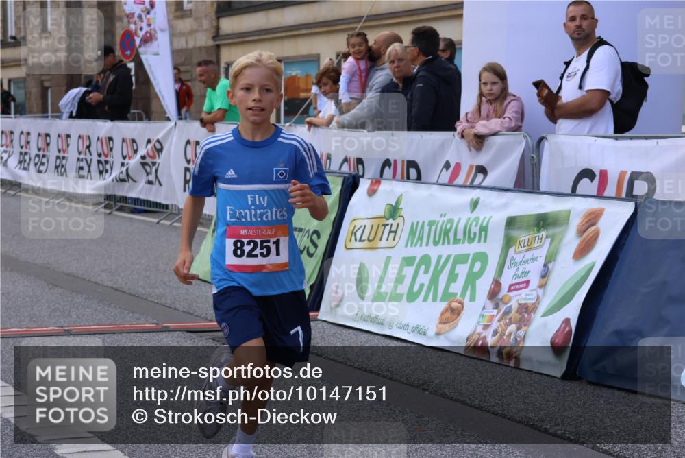 06.09.2026 - CURREX Alsterlauf Strokosch-Dieckow http://msf.ph/oto/10147151 06.09.2026 11:55:56 Ziel 1072, 1109, 1110, 1149, 1296, 1299, 1344, 8042, 8251, 8346 meine-sportfotos.de
