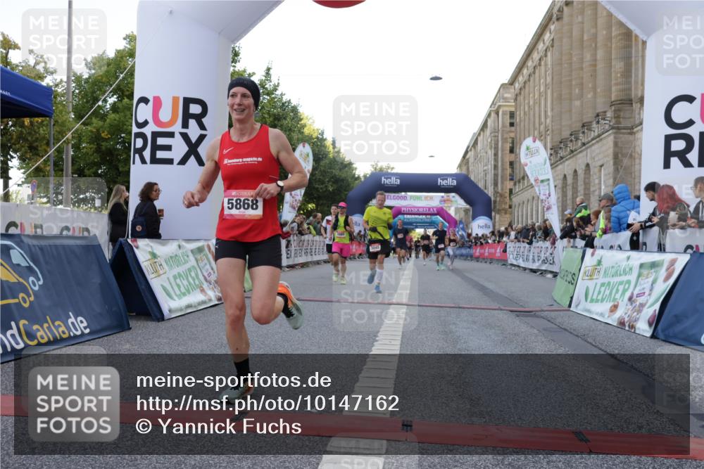 06.09.2026 - CURREX Alsterlauf Yannick Fuchs http://msf.ph/oto/10147162 06.09.2026 09:48:24 Ziel 2104, 2189, 2746, 2796, 3045, 3860, 3878, 3977, 4254, 4690, 4774, 5153, 5311, 5868, 6040, 6414 meine-sportfotos.de