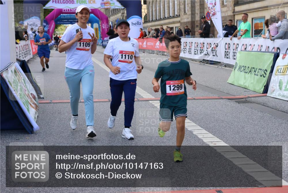 06.09.2026 - CURREX Alsterlauf Strokosch-Dieckow http://msf.ph/oto/10147163 06.09.2026 11:56:01 Ziel 1072, 1109, 1110, 1299, 1320, 1344, 8042, 8103, 8251, 8346 meine-sportfotos.de
