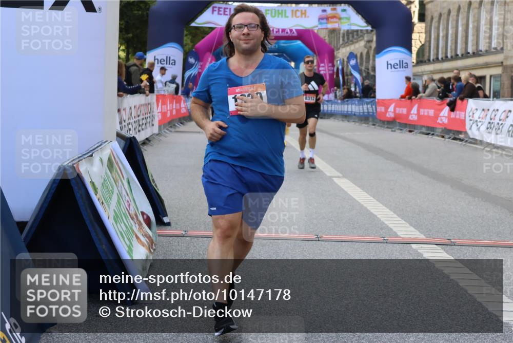 06.09.2026 - CURREX Alsterlauf Strokosch-Dieckow http://msf.ph/oto/10147178 06.09.2026 11:56:06 Ziel 1109, 1110, 1131, 1299, 1320, 1344, 8103, 8285, 8312 meine-sportfotos.de