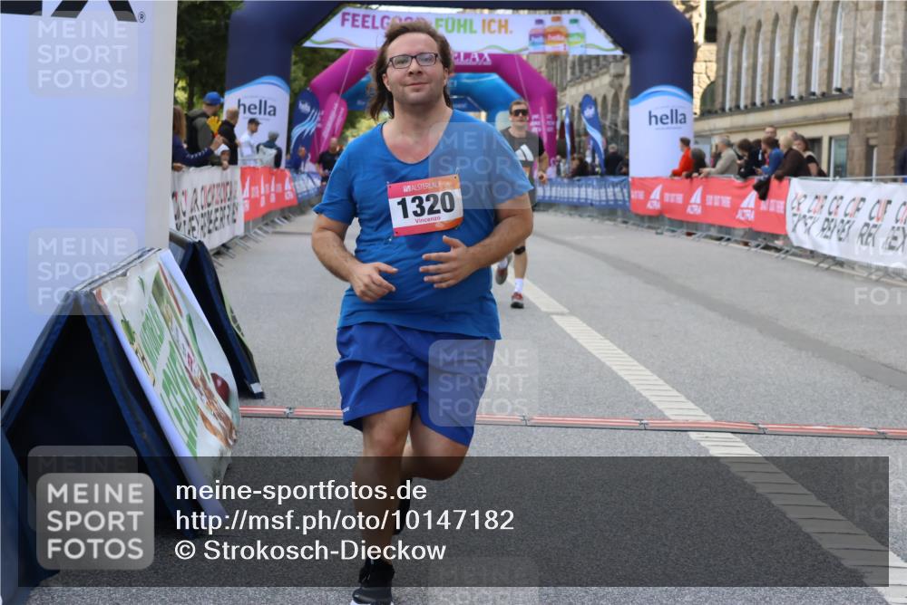 06.09.2026 - CURREX Alsterlauf Strokosch-Dieckow http://msf.ph/oto/10147182 06.09.2026 11:56:06 Ziel 1109, 1110, 1131, 1299, 1320, 1344, 8103, 8285, 8312 meine-sportfotos.de