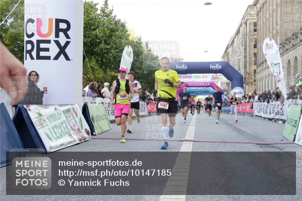 06.09.2026 - CURREX Alsterlauf Yannick Fuchs http://msf.ph/oto/10147185 06.09.2026 09:48:25 Ziel 2189, 2746, 2796, 3045, 3860, 3878, 3977, 4254, 4690, 4774, 5153, 5311, 5868, 6040 meine-sportfotos.de