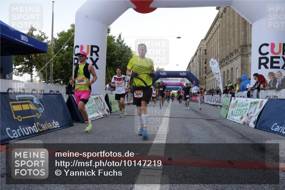 06.09.2026 - CURREX Alsterlauf Yannick Fuchs http://msf.ph/oto/10147219 06.09.2026 09:48:26 Ziel 2189, 2746, 2796, 3045, 3860, 3977, 4254, 4690, 4774, 5153, 5311, 5868, 6040 meine-sportfotos.de