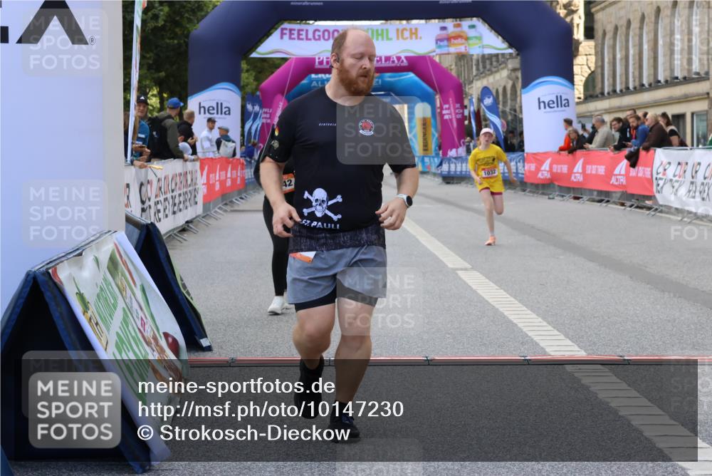 06.09.2026 - CURREX Alsterlauf Strokosch-Dieckow http://msf.ph/oto/10147230 06.09.2026 11:56:22 Ziel 1032, 1103, 1142, 8267 meine-sportfotos.de