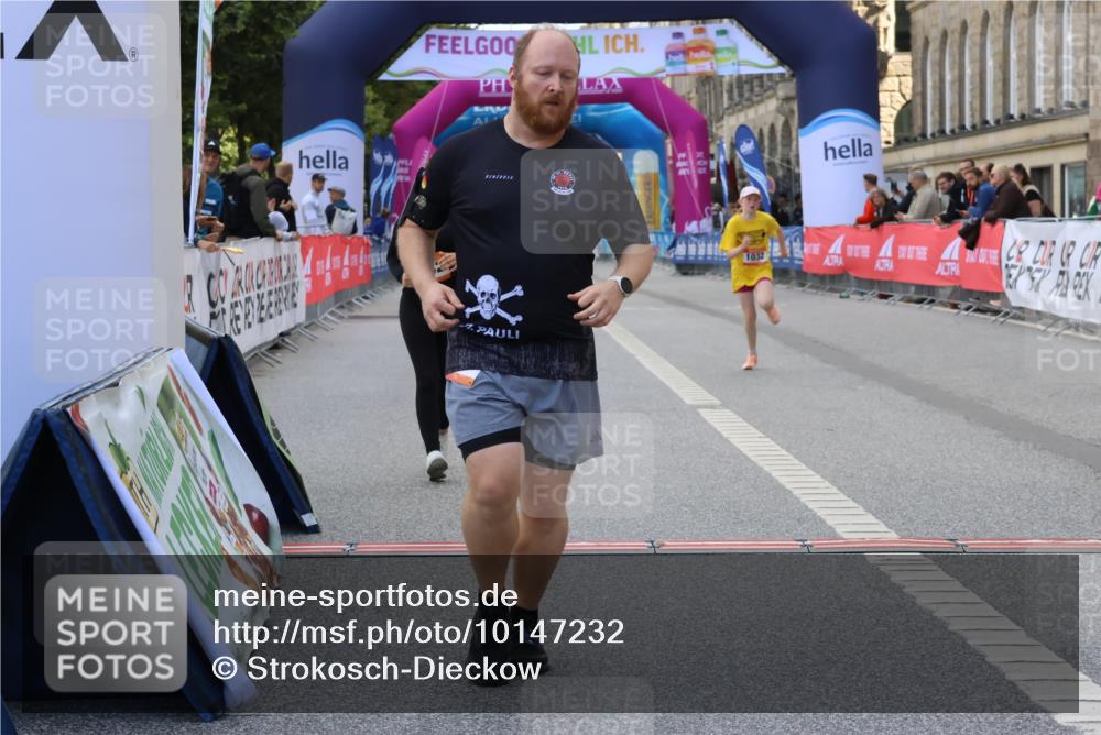 06.09.2026 - CURREX Alsterlauf Strokosch-Dieckow http://msf.ph/oto/10147232 06.09.2026 11:56:22 Ziel 1032, 1103, 1142, 8267 meine-sportfotos.de
