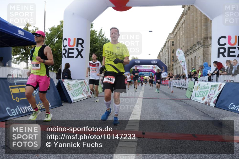 06.09.2026 - CURREX Alsterlauf Yannick Fuchs http://msf.ph/oto/10147233 06.09.2026 09:48:26 Ziel 2189, 2746, 2796, 3045, 3860, 3977, 4254, 4690, 4774, 5153, 5311, 5868, 6040 meine-sportfotos.de