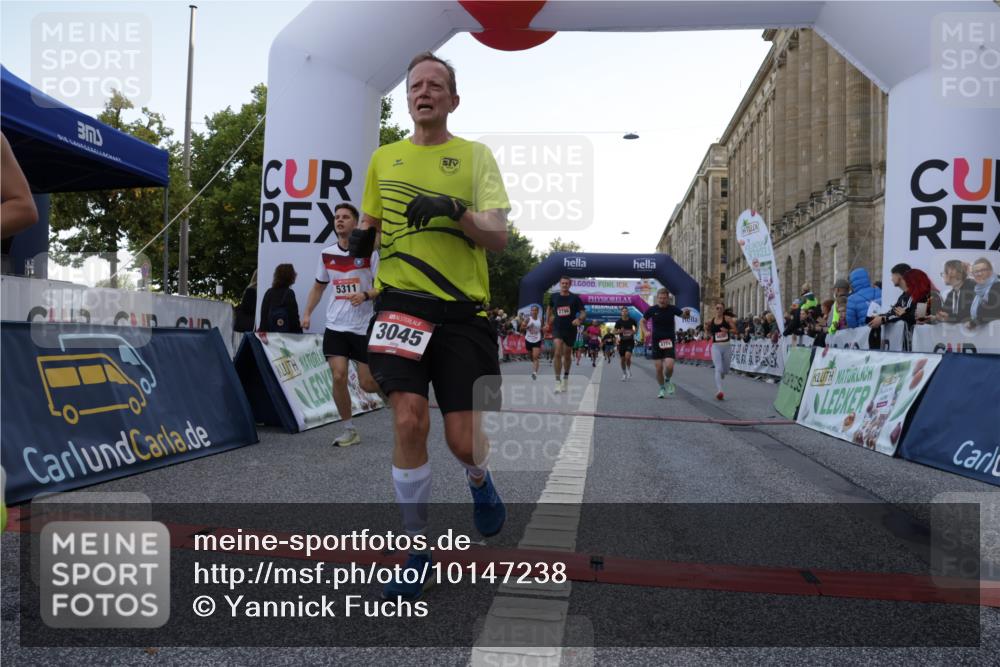 06.09.2026 - CURREX Alsterlauf Yannick Fuchs http://msf.ph/oto/10147238 06.09.2026 09:48:27 Ziel 2189, 2746, 2796, 3045, 3860, 3977, 4254, 4471, 4690, 4774, 5153, 5311, 5868, 6040, 8217 meine-sportfotos.de