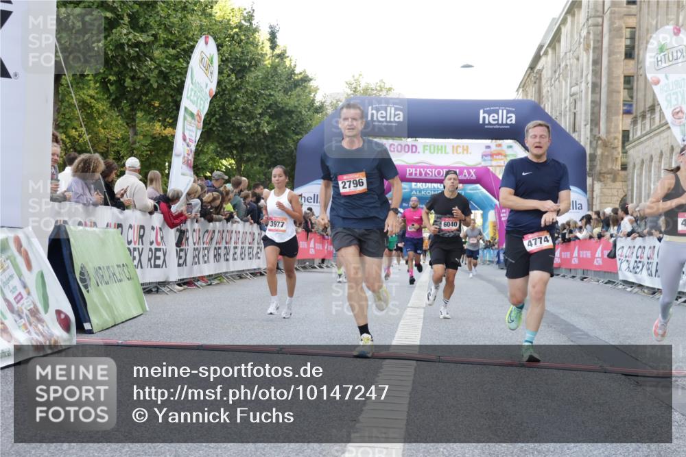 06.09.2026 - CURREX Alsterlauf Yannick Fuchs http://msf.ph/oto/10147247 06.09.2026 09:48:28 Ziel 2189, 2746, 2796, 3045, 3798, 3847, 3860, 3977, 4254, 4471, 4690, 4774, 5153, 5311, 5868, 6040, 8217 meine-sportfotos.de