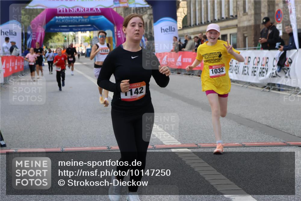 06.09.2026 - CURREX Alsterlauf Strokosch-Dieckow http://msf.ph/oto/10147250 06.09.2026 11:56:24 Ziel 1032, 1103, 1142, 1211, 8267 meine-sportfotos.de