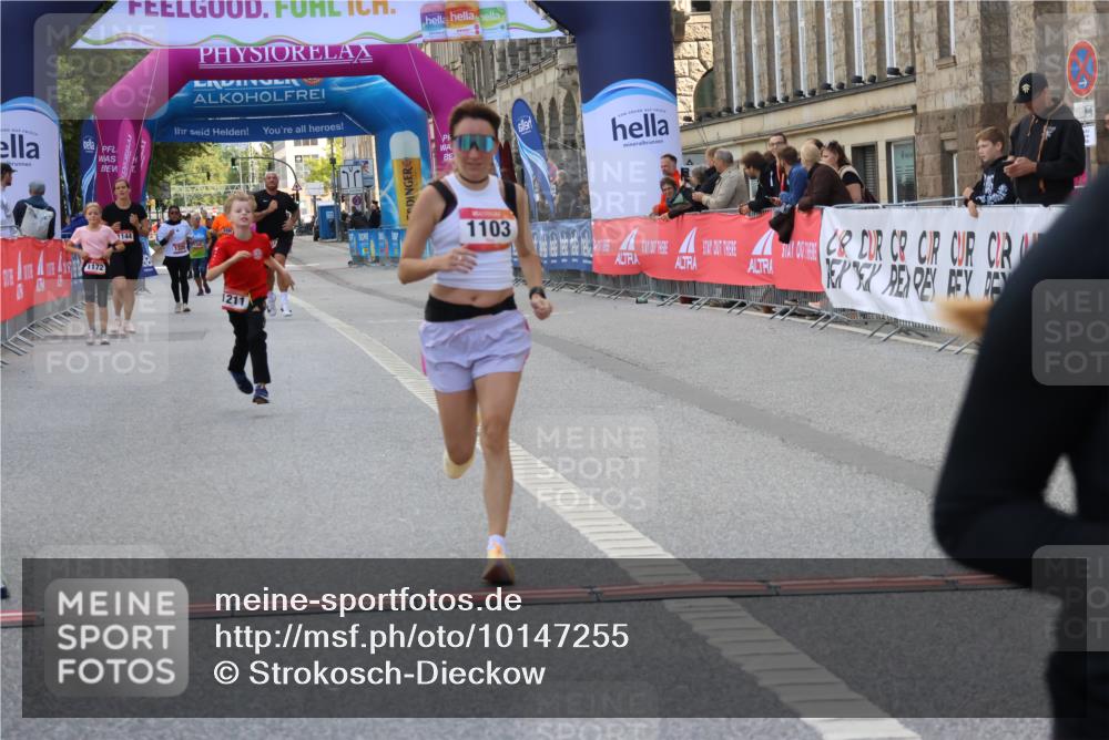 06.09.2026 - CURREX Alsterlauf Strokosch-Dieckow http://msf.ph/oto/10147255 06.09.2026 11:56:26 Ziel 1032, 1103, 1142, 1211, 8267 meine-sportfotos.de