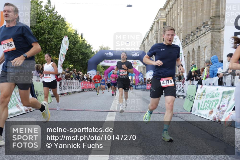 06.09.2026 - CURREX Alsterlauf Yannick Fuchs http://msf.ph/oto/10147270 06.09.2026 09:48:29 Ziel 2189, 2796, 3045, 3798, 3847, 3860, 3977, 4471, 4690, 4774, 4898, 5311, 5868, 6040, 8217 meine-sportfotos.de