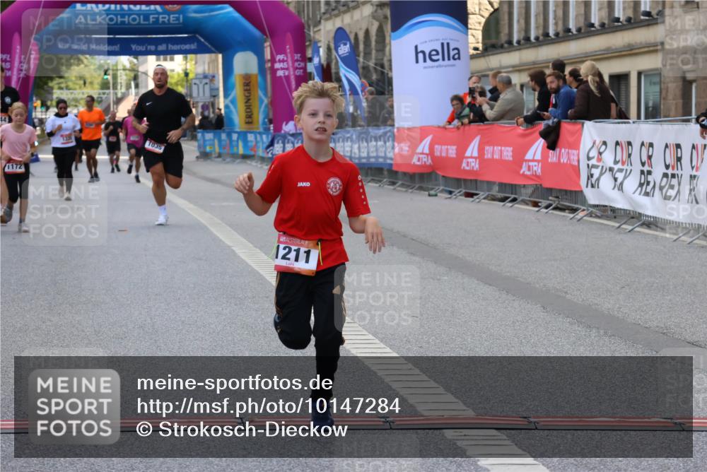 06.09.2026 - CURREX Alsterlauf Strokosch-Dieckow http://msf.ph/oto/10147284 06.09.2026 11:56:28 Ziel 1032, 1035, 1103, 1142, 1211, 8267 meine-sportfotos.de