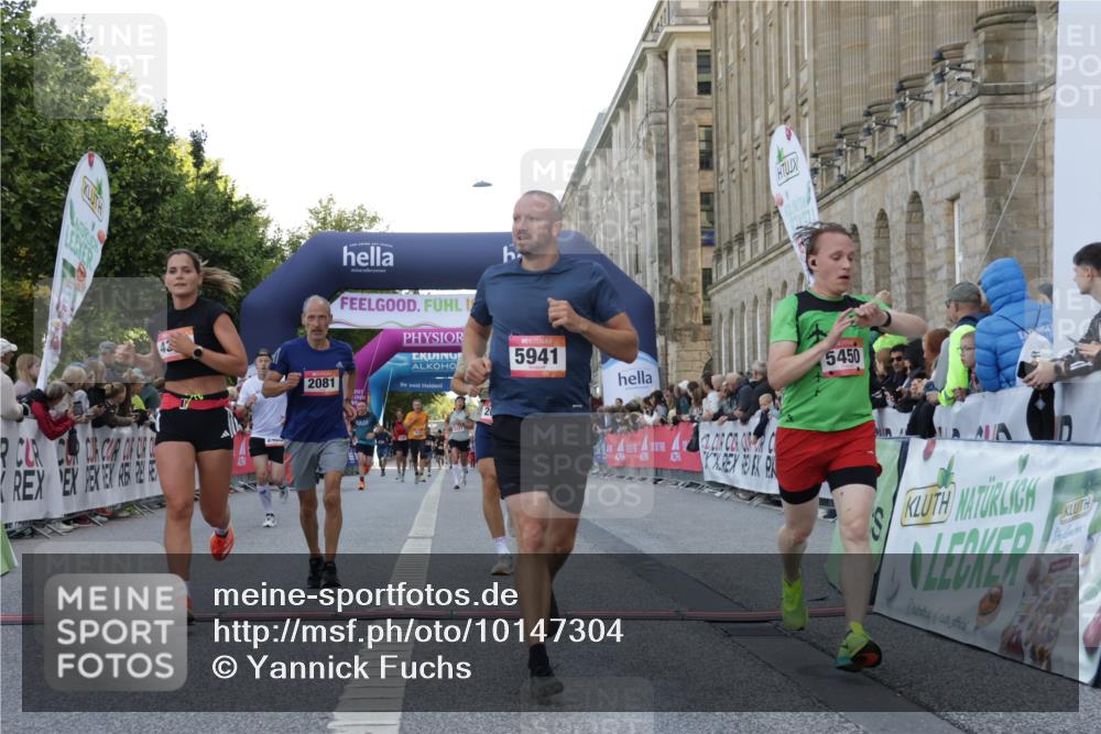 06.09.2026 - CURREX Alsterlauf Yannick Fuchs http://msf.ph/oto/10147304 06.09.2026 09:48:40 Ziel 2081, 2088, 2480, 3008, 3798, 3847, 4359, 4553, 4898, 5245, 5450, 5941, 6198, 6481, 8188, 8223 meine-sportfotos.de