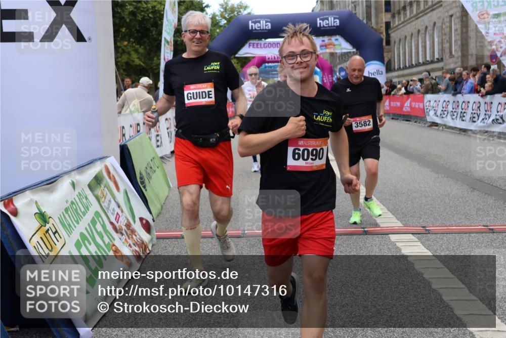 06.09.2026 - CURREX Alsterlauf Strokosch-Dieckow http://msf.ph/oto/10147316 06.09.2026 10:23:45 Ziel 3424, 3578, 3582, 4450, 4659, 6090, 8144 meine-sportfotos.de