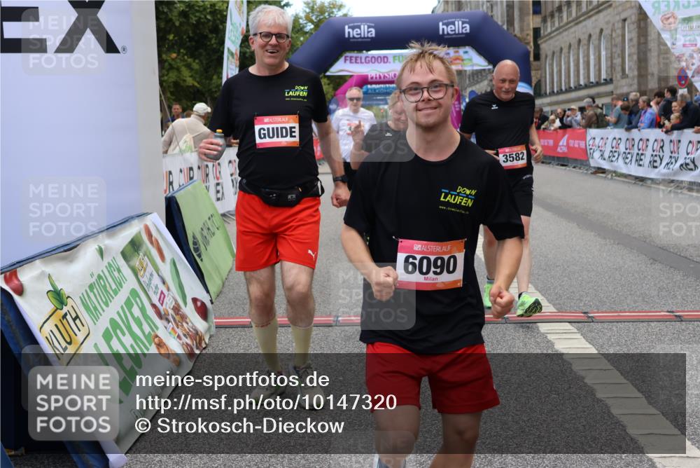 06.09.2026 - CURREX Alsterlauf Strokosch-Dieckow http://msf.ph/oto/10147320 06.09.2026 10:23:45 Ziel 3424, 3578, 3582, 4450, 4659, 6090, 8144 meine-sportfotos.de