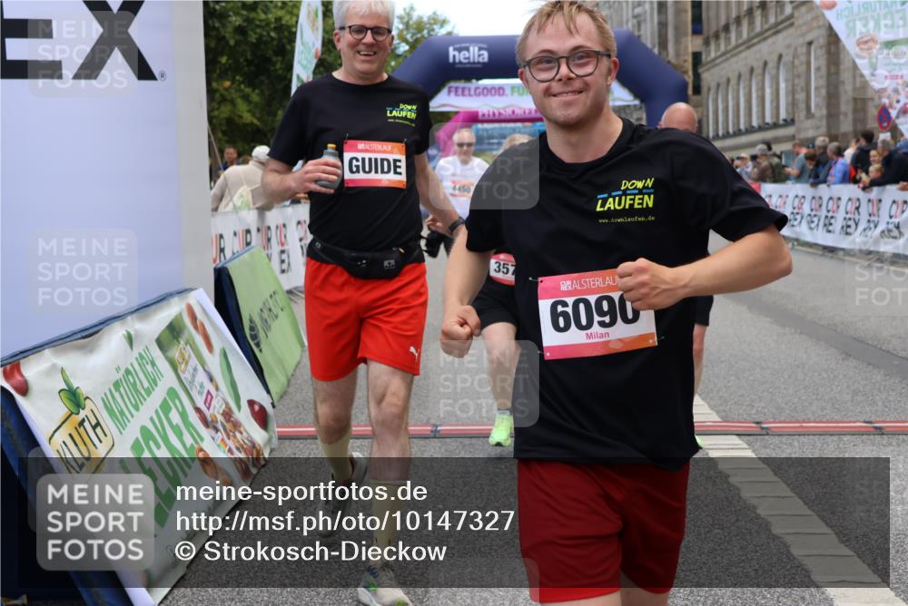 06.09.2026 - CURREX Alsterlauf Strokosch-Dieckow http://msf.ph/oto/10147327 06.09.2026 10:23:45 Ziel 3424, 3578, 3582, 4450, 4659, 6090, 8144 meine-sportfotos.de