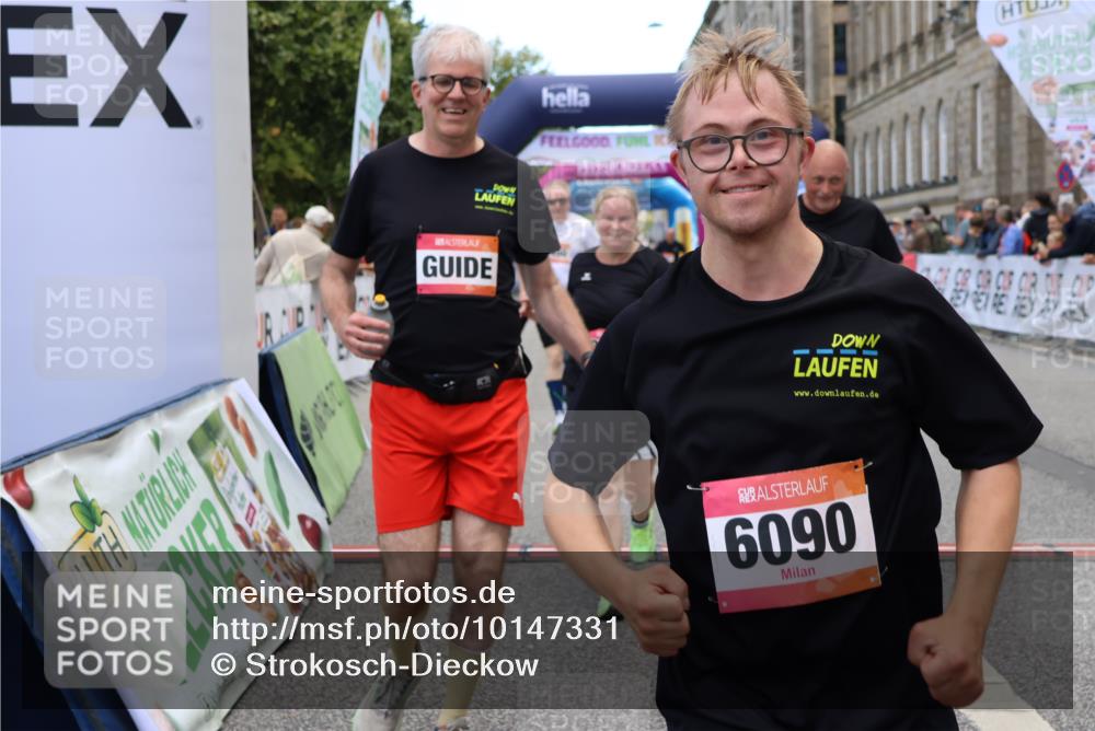 06.09.2026 - CURREX Alsterlauf Strokosch-Dieckow http://msf.ph/oto/10147331 06.09.2026 10:23:45 Ziel 3424, 3578, 3582, 4450, 4659, 6090, 8144 meine-sportfotos.de