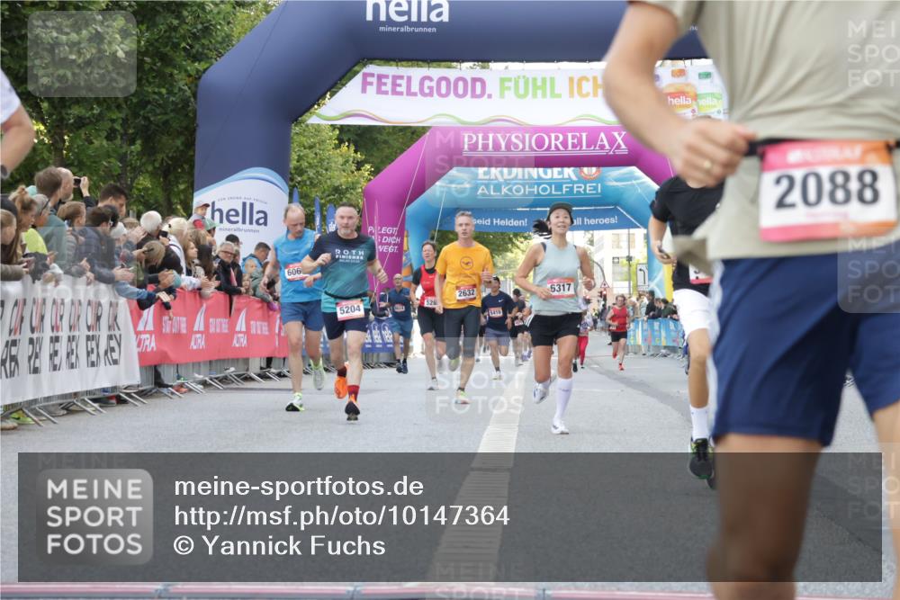 06.09.2026 - CURREX Alsterlauf Yannick Fuchs http://msf.ph/oto/10147364 06.09.2026 09:48:43 Ziel 2081, 2088, 2480, 3008, 4359, 5204, 5245, 5450, 5941, 6061, 6198, 6317, 6481, 8188, 8223 meine-sportfotos.de