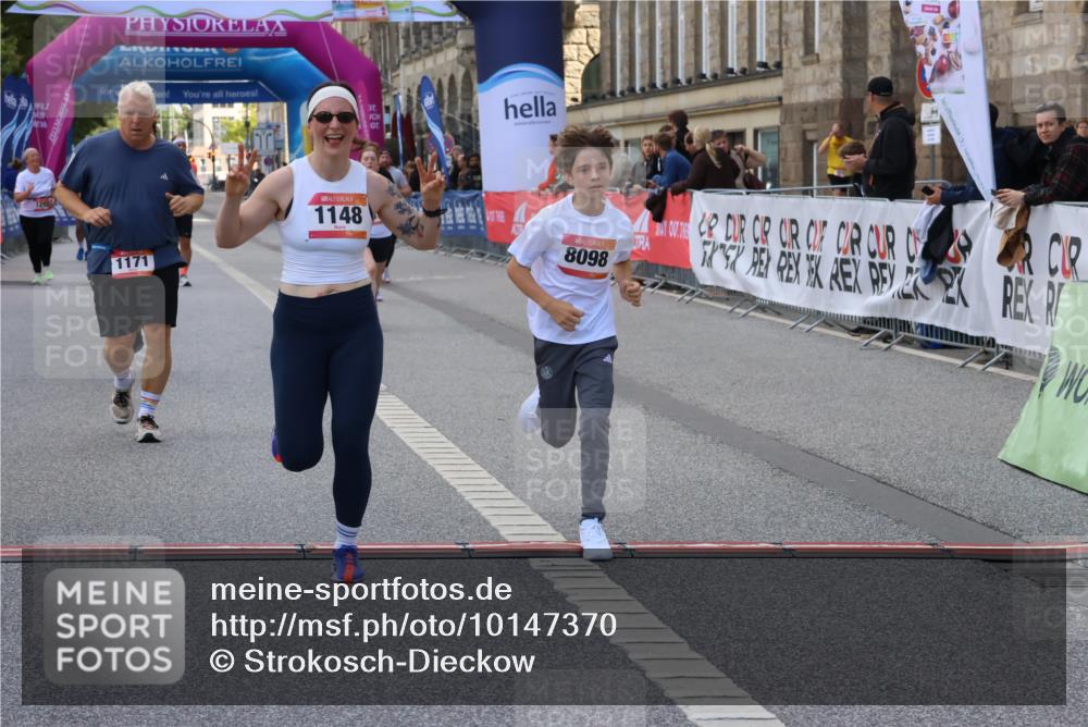 06.09.2026 - CURREX Alsterlauf Strokosch-Dieckow http://msf.ph/oto/10147370 06.09.2026 11:56:54 Ziel 1056, 1102, 1148, 1171, 1248, 1257, 1300, 1303, 1336, 6390, 8098, 8325 meine-sportfotos.de