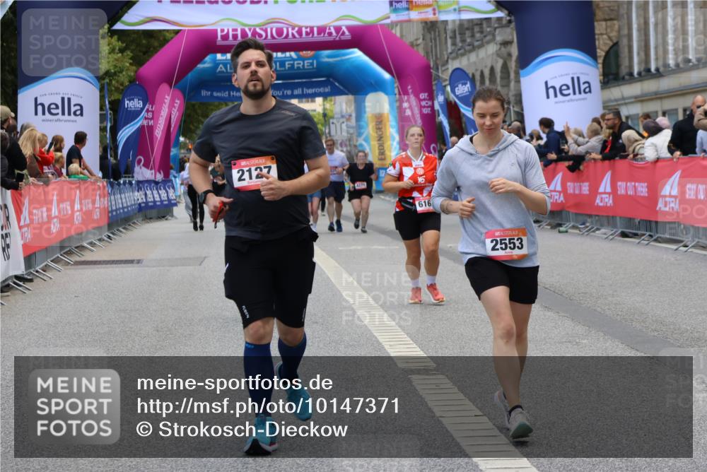 06.09.2026 - CURREX Alsterlauf Strokosch-Dieckow http://msf.ph/oto/10147371 06.09.2026 10:23:58 Ziel 2127, 2152, 2276, 2553, 5817, 6167 meine-sportfotos.de