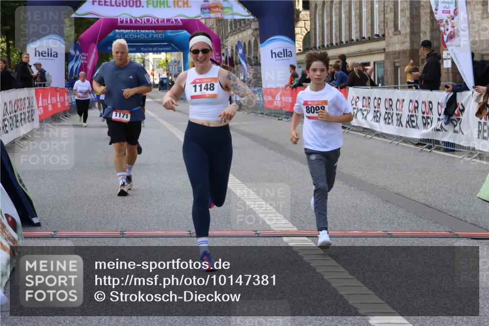 06.09.2026 - CURREX Alsterlauf Strokosch-Dieckow http://msf.ph/oto/10147381 06.09.2026 11:56:54 Ziel 1056, 1102, 1148, 1171, 1248, 1257, 1300, 1303, 1336, 6390, 8098, 8325 meine-sportfotos.de