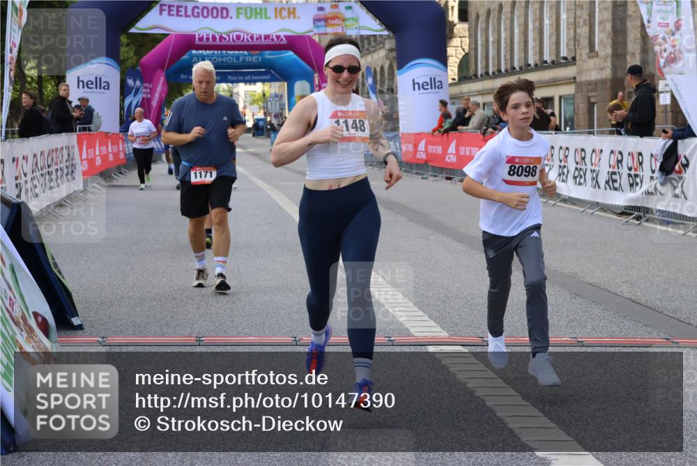 06.09.2026 - CURREX Alsterlauf Strokosch-Dieckow http://msf.ph/oto/10147390 06.09.2026 11:56:55 Ziel 1056, 1102, 1148, 1171, 1248, 1257, 1300, 1303, 1336, 6390, 8098, 8325 meine-sportfotos.de