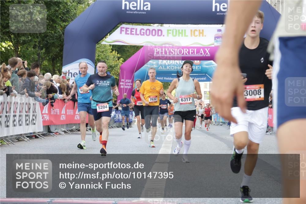 06.09.2026 - CURREX Alsterlauf Yannick Fuchs http://msf.ph/oto/10147395 06.09.2026 09:48:44 Ziel 2081, 2088, 2480, 2632, 3008, 4359, 5204, 5245, 5450, 5941, 6061, 6198, 6317, 8223 meine-sportfotos.de