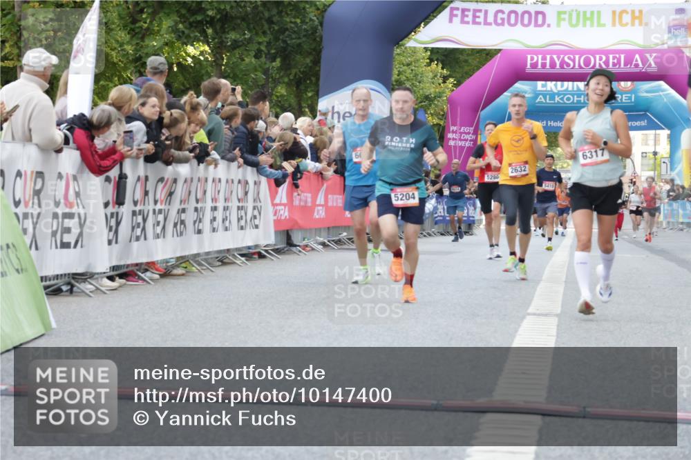 06.09.2026 - CURREX Alsterlauf Yannick Fuchs http://msf.ph/oto/10147400 06.09.2026 09:48:44 Ziel 2081, 2088, 2480, 2632, 3008, 4359, 5204, 5245, 5450, 5941, 6061, 6198, 6317, 8223 meine-sportfotos.de