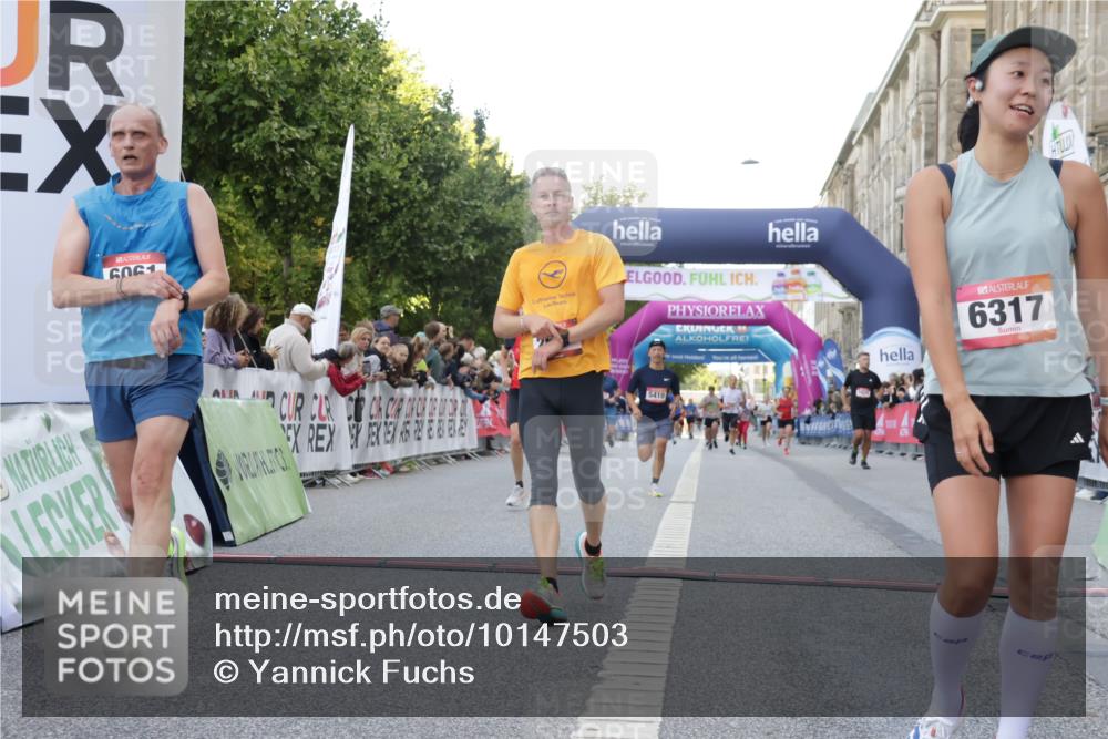 06.09.2026 - CURREX Alsterlauf Yannick Fuchs http://msf.ph/oto/10147503 06.09.2026 09:48:49 Ziel 2480, 2632, 3008, 5204, 5280, 5410, 6061, 6317 meine-sportfotos.de