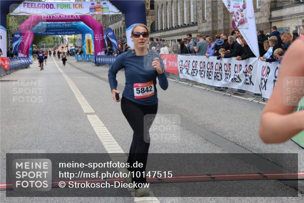 06.09.2026 - CURREX Alsterlauf Strokosch-Dieckow http://msf.ph/oto/10147515 06.09.2026 10:24:31 Ziel 2662, 3899, 3900, 5604, 5842 meine-sportfotos.de