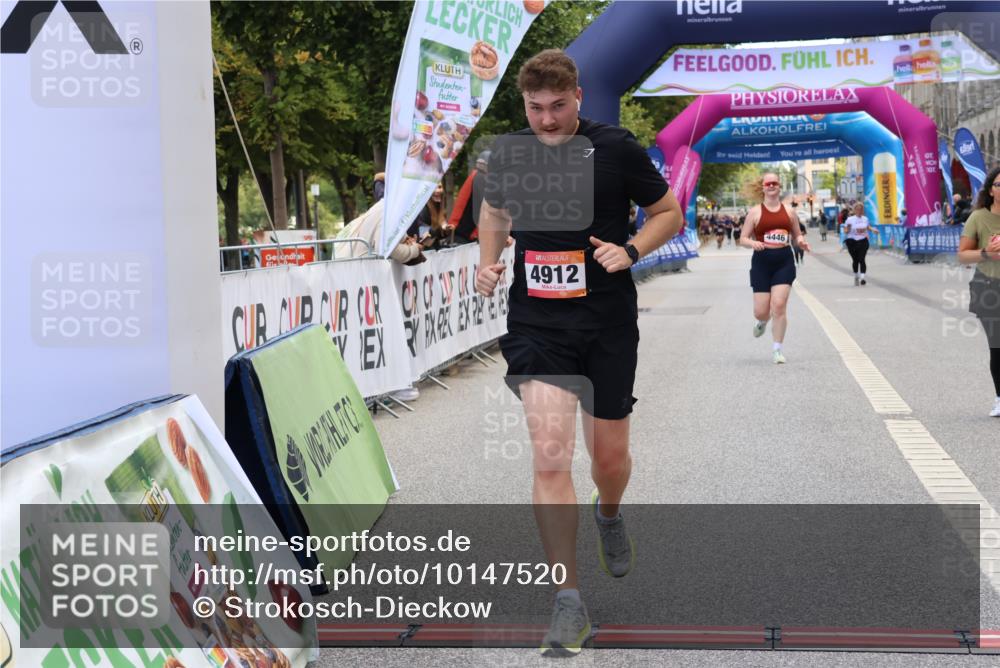 06.09.2026 - CURREX Alsterlauf Strokosch-Dieckow http://msf.ph/oto/10147520 06.09.2026 10:24:54 Ziel 3716, 4446, 4912, 4927 meine-sportfotos.de