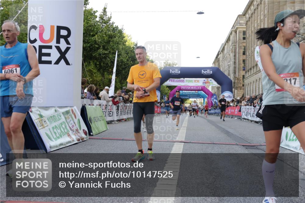 06.09.2026 - CURREX Alsterlauf Yannick Fuchs http://msf.ph/oto/10147525 06.09.2026 09:48:49 Ziel 2480, 2632, 3008, 5204, 5280, 5410, 6061, 6317 meine-sportfotos.de