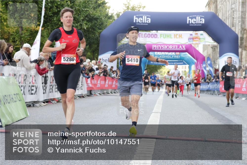 06.09.2026 - CURREX Alsterlauf Yannick Fuchs http://msf.ph/oto/10147551 06.09.2026 09:48:51 Ziel 2632, 3008, 3074, 5204, 5280, 5410, 5929, 6061, 6317 meine-sportfotos.de