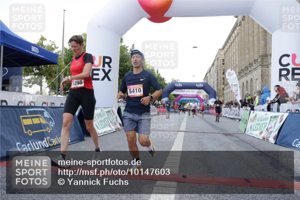 06.09.2026 - CURREX Alsterlauf Yannick Fuchs http://msf.ph/oto/10147603 06.09.2026 09:48:53 Ziel 2632, 3009, 3074, 5204, 5280, 5410, 5929, 6061, 6317 meine-sportfotos.de