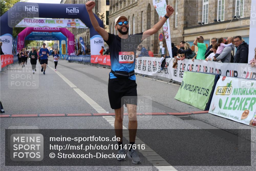 06.09.2026 - CURREX Alsterlauf Strokosch-Dieckow http://msf.ph/oto/10147616 06.09.2026 11:57:59 Ziel 1036, 1075, 1084, 1241 meine-sportfotos.de