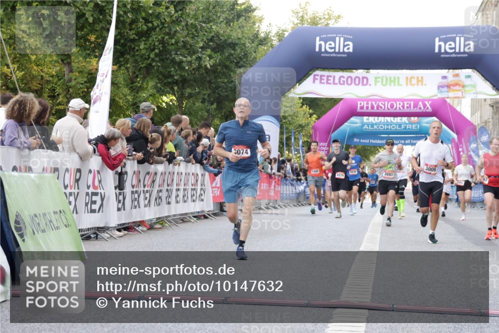 06.09.2026 - CURREX Alsterlauf Yannick Fuchs http://msf.ph/oto/10147632 06.09.2026 09:48:54 Ziel 2067, 2632, 2655, 3009, 3074, 5204, 5280, 5410, 5929, 6061, 6317 meine-sportfotos.de