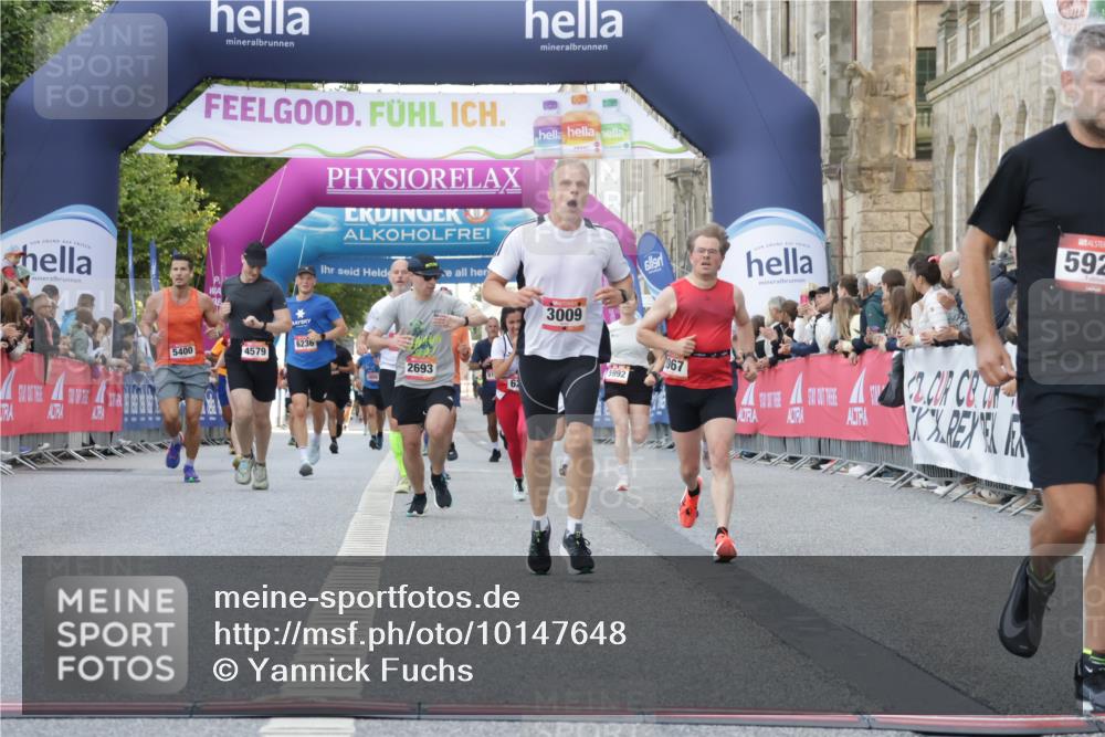 06.09.2026 - CURREX Alsterlauf Yannick Fuchs http://msf.ph/oto/10147648 06.09.2026 09:48:56 Ziel 2067, 2632, 2655, 2693, 3009, 3074, 4579, 5280, 5400, 5410, 5929, 5992, 6124, 6245 meine-sportfotos.de