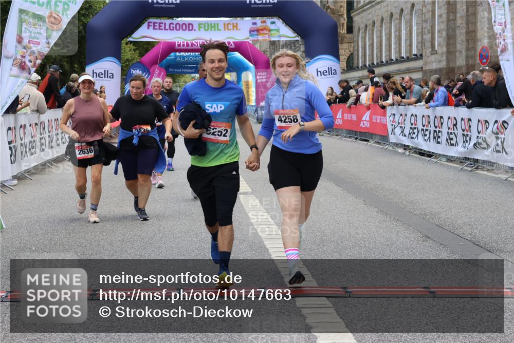 06.09.2026 - CURREX Alsterlauf Strokosch-Dieckow http://msf.ph/oto/10147663 06.09.2026 10:25:48 Ziel 2075, 2635, 2636, 3297, 3774, 4258, 4794, 5409, 6202, 6252, 6325 meine-sportfotos.de
