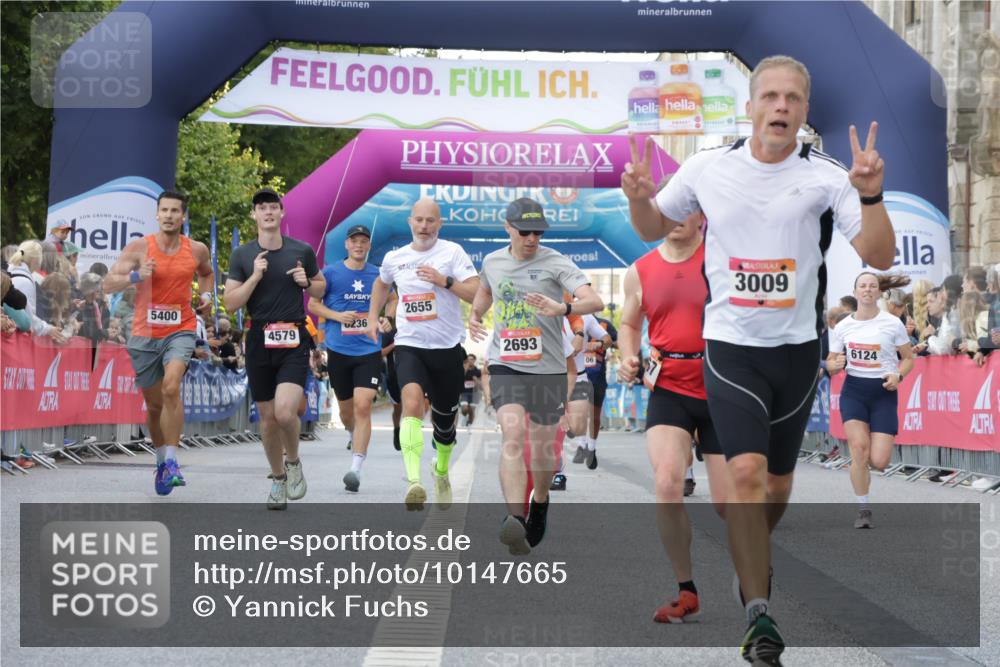 06.09.2026 - CURREX Alsterlauf Yannick Fuchs http://msf.ph/oto/10147665 06.09.2026 09:48:57 Ziel 2067, 2655, 2693, 3009, 3074, 4579, 4785, 5034, 5280, 5400, 5410, 5929, 5992, 6041, 6124, 6236, 6245 meine-sportfotos.de