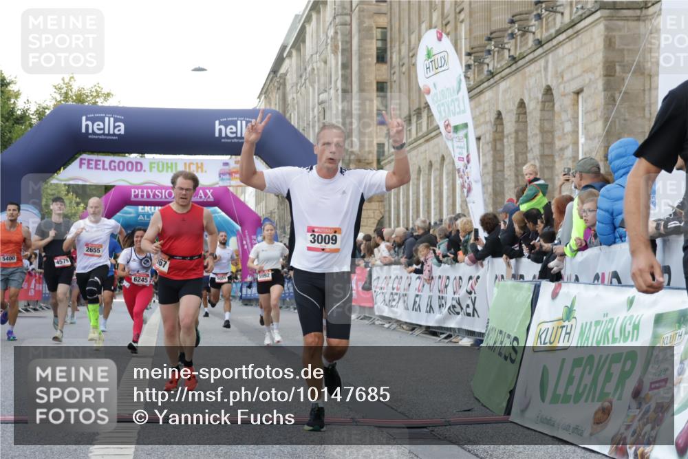 06.09.2026 - CURREX Alsterlauf Yannick Fuchs http://msf.ph/oto/10147685 06.09.2026 09:48:57 Ziel 2067, 2655, 2693, 3009, 3074, 4579, 4785, 5034, 5280, 5400, 5410, 5929, 5992, 6041, 6124, 6236, 6245 meine-sportfotos.de