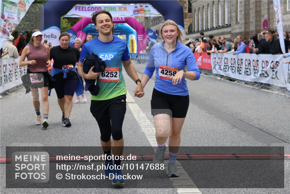 06.09.2026 - CURREX Alsterlauf Strokosch-Dieckow http://msf.ph/oto/10147688 06.09.2026 10:25:49 Ziel 2075, 2635, 2636, 3297, 3774, 4258, 4794, 5409, 6202, 6252, 6325 meine-sportfotos.de