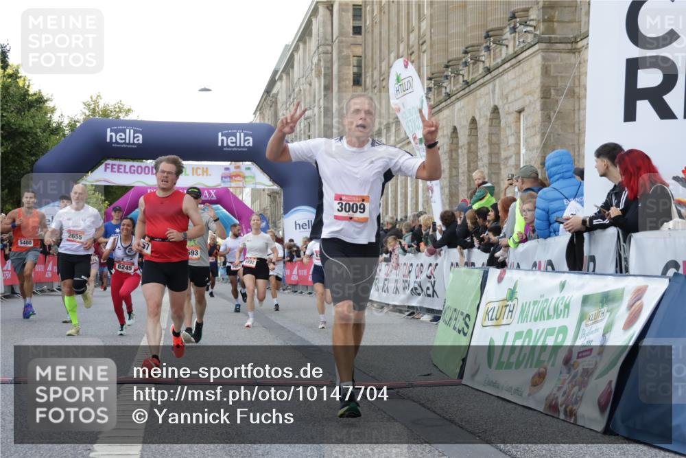 06.09.2026 - CURREX Alsterlauf Yannick Fuchs http://msf.ph/oto/10147704 06.09.2026 09:48:58 Ziel 2067, 2655, 2693, 3009, 3074, 4579, 4785, 5034, 5280, 5400, 5410, 5929, 5992, 6041, 6124, 6236, 6245 meine-sportfotos.de