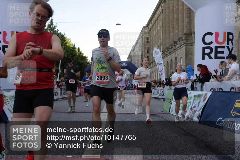 06.09.2026 - CURREX Alsterlauf Yannick Fuchs http://msf.ph/oto/10147765 06.09.2026 09:49:01 Ziel 2067, 2655, 2693, 3009, 3074, 3533, 4579, 4785, 5034, 5068, 5378, 5400, 5929, 5992, 6041, 6124, 6236, 6245, 8106 meine-sportfotos.de