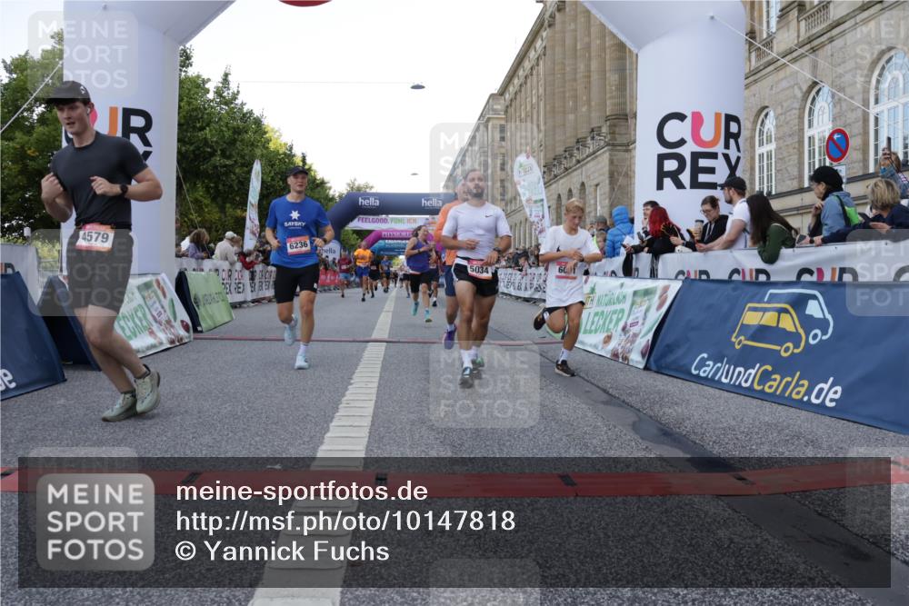 06.09.2026 - CURREX Alsterlauf Yannick Fuchs http://msf.ph/oto/10147818 06.09.2026 09:49:03 Ziel 2067, 2655, 2693, 3009, 3074, 3533, 3880, 4037, 4579, 4785, 5034, 5068, 5251, 5378, 5400, 5929, 5992, 6041, 6124, 6236, 6245, 8106 meine-sportfotos.de